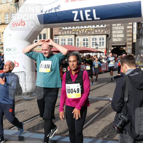 05.10.2025 - 20. swb-Marathon Bremen Yannick Fuchs http://msf.ph/oto/9228343 05.10.2025 10:58:46 Ziel 7163, 8585, 9359, 9370, 9430, 9472, 9529, 9622, 9714, 9766, 9913, 10049, 10261, 10285, 10513, 10527, 10591, 10679, 10871, 10936, 10988, 11078 meine-sportfotos.de