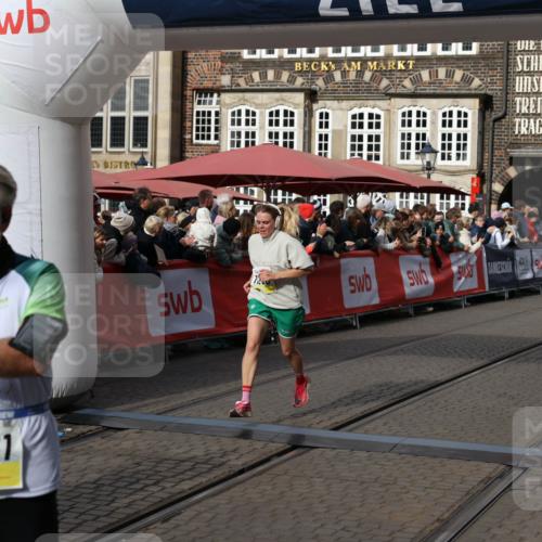 05.10.2025 - 20. swb-Marathon Bremen Yannick Fuchs http://msf.ph/oto/9228471 05.10.2025 10:58:56 Ziel 8585, 9346, 9370, 9540, 9622, 10263, 10560, 10561, 11290, 11483, 11651 meine-sportfotos.de