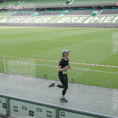 05.10.2025 - 20. swb-Marathon Bremen Michael Burmester http://msf.ph/oto/9228494 05.10.2025 10:26:22 Laufen im Stadion 8000, 9170, 9250, 9290, 9396, 9545, 9590, 9865, 9884, 9919, 9963, 10044, 10053, 10090, 10304, 10348, 10431, 10447, 10554, 10559, 10624, 10633, 10649, 10682, 10780, 10816, 10823, 10851, 10961, 11178, 11346, 11422, 11488, 11617, 11648, 11666, 11714, 11715, 9006, 9361, 9614, 9849, 9919, 9967, 10306, 10474, 10505, 10666, 11316, 11346, 11403, 11503, 11745 meine-sportfotos.de
