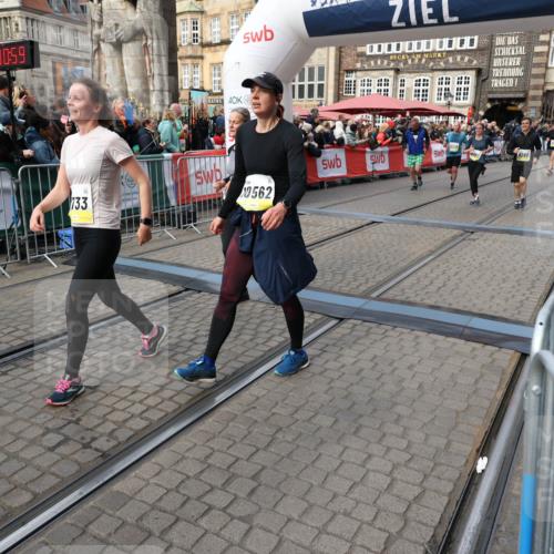 05.10.2025 - 20. swb-Marathon Bremen Yannick Fuchs http://msf.ph/oto/9228511 05.10.2025 11:01:49 Ziel 9189, 9269, 9278, 9294, 9432, 9782, 10026, 10030, 10056, 10324, 10370, 10562, 10903, 10904, 11223, 11463, 11732, 11733 meine-sportfotos.de
