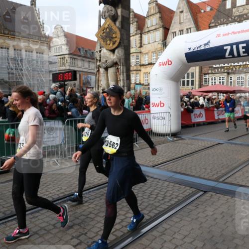 05.10.2025 - 20. swb-Marathon Bremen Yannick Fuchs http://msf.ph/oto/9228532 05.10.2025 11:01:49 Ziel 9189, 9269, 9278, 9294, 9432, 9782, 10026, 10030, 10056, 10324, 10370, 10562, 10903, 10904, 11223, 11463, 11732, 11733 meine-sportfotos.de