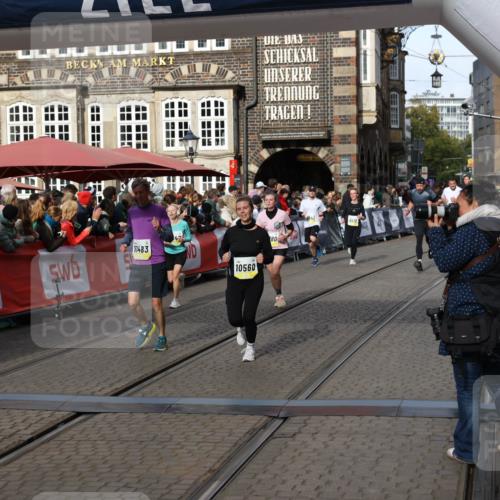 05.10.2025 - 20. swb-Marathon Bremen Yannick Fuchs http://msf.ph/oto/9228550 05.10.2025 10:58:59 Ziel 9349, 9518, 9542, 10080, 10263, 10560, 10561, 11290, 11483, 11612, 11651 meine-sportfotos.de