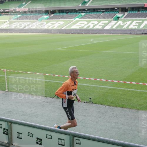 05.10.2025 - 20. swb-Marathon Bremen Michael Burmester http://msf.ph/oto/9228555 05.10.2025 10:26:30 Laufen im Stadion 8000, 9009, 9170, 9202, 9250, 9285, 9290, 9396, 9411, 9545, 9590, 9878, 9897, 9921, 9960, 9963, 10044, 10045, 10053, 10090, 10304, 10431, 10447, 10554, 10559, 10624, 10633, 10649, 10682, 10773, 10780, 10816, 10823, 10851, 10961, 11178, 11422, 11488, 11585, 11617, 11648, 11714, 11715, 9006, 9361, 9614, 9849, 9865, 9884, 9919, 9967, 10306, 10348, 10474, 10554, 10666, 11316, 11346, 11403, 11503, 11666, 11745 meine-sportfotos.de