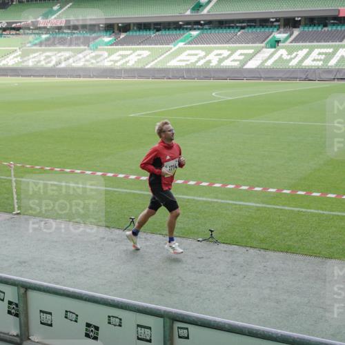 05.10.2025 - 20. swb-Marathon Bremen Michael Burmester http://msf.ph/oto/9228625 05.10.2025 10:26:36 Laufen im Stadion 8000, 9009, 9170, 9202, 9250, 9285, 9290, 9396, 9400, 9411, 9545, 9590, 9678, 9878, 9897, 9921, 9960, 9963, 10044, 10045, 10053, 10090, 10277, 10304, 10431, 10447, 10559, 10624, 10633, 10649, 10682, 10773, 10780, 10816, 10823, 10851, 11362, 11488, 11585, 11617, 11648, 11714, 11715, 9170, 9361, 9849, 9865, 9884, 9919, 10306, 10348, 10474, 10554, 10961, 11178, 11316, 11346, 11422, 11666, 11745 meine-sportfotos.de