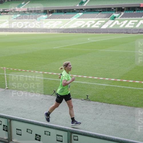 05.10.2025 - 20. swb-Marathon Bremen Michael Burmester http://msf.ph/oto/9228708 05.10.2025 10:26:45 Laufen im Stadion 8000, 9009, 9202, 9250, 9270, 9285, 9290, 9351, 9362, 9396, 9400, 9411, 9545, 9590, 9678, 9876, 9878, 9885, 9897, 9921, 9960, 9963, 10044, 10045, 10053, 10090, 10091, 10092, 10277, 10304, 10351, 10411, 10431, 10447, 10568, 10624, 10633, 10649, 10682, 10773, 10792, 10816, 10823, 10851, 11362, 11488, 11585, 11645, 11648, 11683, 11714, 11715, 9170, 10044, 10554, 10559, 10780, 10961, 11178, 11422, 11617, 11666 meine-sportfotos.de