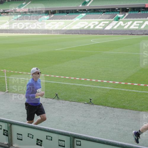 05.10.2025 - 20. swb-Marathon Bremen Michael Burmester http://msf.ph/oto/9228723 05.10.2025 10:26:46 Laufen im Stadion 8000, 9009, 9202, 9250, 9270, 9285, 9290, 9351, 9362, 9396, 9400, 9411, 9545, 9590, 9678, 9876, 9878, 9885, 9897, 9921, 9960, 9963, 10045, 10053, 10090, 10091, 10092, 10277, 10304, 10351, 10411, 10431, 10447, 10568, 10624, 10633, 10649, 10682, 10773, 10792, 10816, 10823, 10851, 11362, 11488, 11585, 11645, 11648, 11683, 11714, 11715, 9170, 10044, 10554, 10559, 10780, 10816, 10961, 11178, 11422, 11617, 11666 meine-sportfotos.de