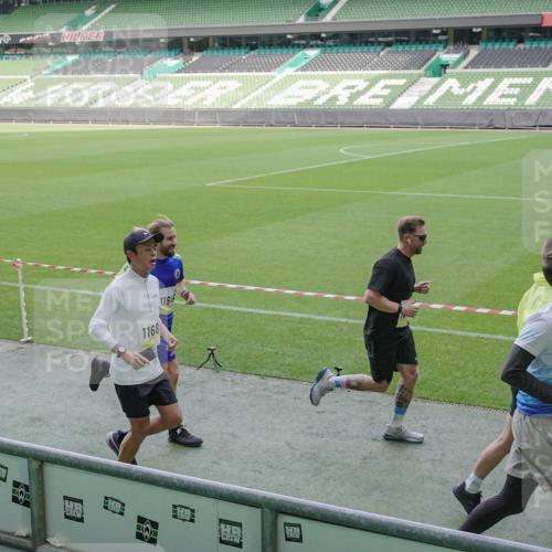 05.10.2025 - 20. swb-Marathon Bremen Michael Burmester http://msf.ph/oto/9228796 05.10.2025 10:26:53 Laufen im Stadion 28, 9009, 9202, 9250, 9270, 9285, 9290, 9351, 9362, 9396, 9400, 9411, 9545, 9590, 9678, 9876, 9878, 9885, 9897, 9921, 9960, 9961, 10045, 10053, 10090, 10091, 10092, 10277, 10304, 10351, 10411, 10431, 10447, 10568, 10633, 10634, 10649, 10682, 10750, 10773, 10792, 10823, 10898, 11362, 11585, 11645, 11648, 11683, 11714, 11715, 8000, 9170, 9963, 10044, 10304, 10559, 10624, 10780, 10816, 10851, 11178, 11488, 11617 meine-sportfotos.de