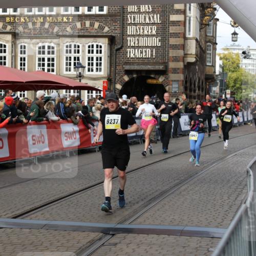 05.10.2025 - 20. swb-Marathon Bremen Yannick Fuchs http://msf.ph/oto/9228802 05.10.2025 11:01:57 Ziel 9189, 9237, 9294, 9655, 10004, 10370, 10903, 10904, 11647 meine-sportfotos.de