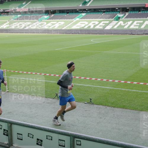 05.10.2025 - 20. swb-Marathon Bremen Michael Burmester http://msf.ph/oto/9228810 05.10.2025 10:26:54 Laufen im Stadion 28, 9009, 9202, 9250, 9270, 9285, 9290, 9351, 9362, 9396, 9400, 9411, 9545, 9590, 9678, 9876, 9878, 9885, 9897, 9921, 9960, 9961, 10045, 10053, 10090, 10091, 10092, 10277, 10351, 10411, 10431, 10447, 10568, 10633, 10634, 10649, 10682, 10750, 10773, 10792, 10823, 10898, 11362, 11585, 11645, 11648, 11683, 11714, 11715, 8000, 9170, 9963, 10044, 10304, 10559, 10624, 10780, 10816, 10851, 11488, 11617 meine-sportfotos.de