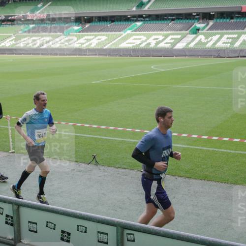 05.10.2025 - 20. swb-Marathon Bremen Michael Burmester http://msf.ph/oto/9228822 05.10.2025 10:26:55 Laufen im Stadion 28, 9009, 9202, 9250, 9270, 9285, 9290, 9351, 9362, 9396, 9400, 9411, 9545, 9590, 9678, 9709, 9876, 9878, 9885, 9897, 9921, 9960, 9961, 10045, 10053, 10090, 10091, 10092, 10277, 10351, 10411, 10431, 10447, 10568, 10633, 10634, 10649, 10682, 10750, 10773, 10792, 10823, 10898, 10947, 11362, 11585, 11645, 11648, 11683, 11714, 11715, 8000, 9170, 9963, 10044, 10304, 10559, 10624, 10780, 10816, 10851, 11488, 11617 meine-sportfotos.de
