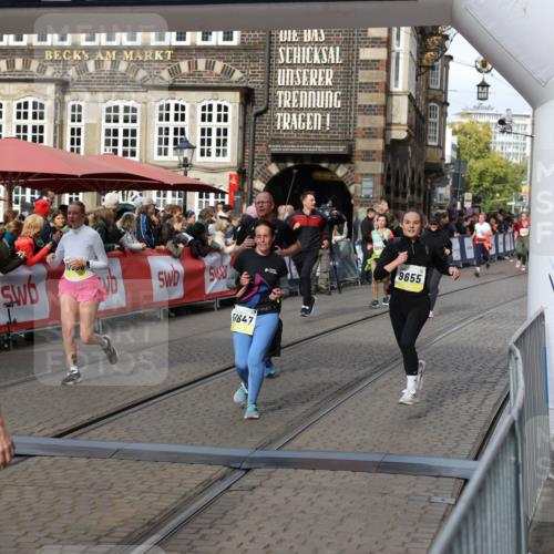 05.10.2025 - 20. swb-Marathon Bremen Yannick Fuchs http://msf.ph/oto/9228860 05.10.2025 11:02:00 Ziel 9237, 9365, 9655, 10004, 10558, 10837, 11415, 11647 meine-sportfotos.de