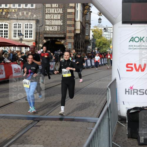 05.10.2025 - 20. swb-Marathon Bremen Yannick Fuchs http://msf.ph/oto/9228866 05.10.2025 11:02:00 Ziel 9237, 9365, 9655, 10004, 10558, 10837, 11415, 11647 meine-sportfotos.de