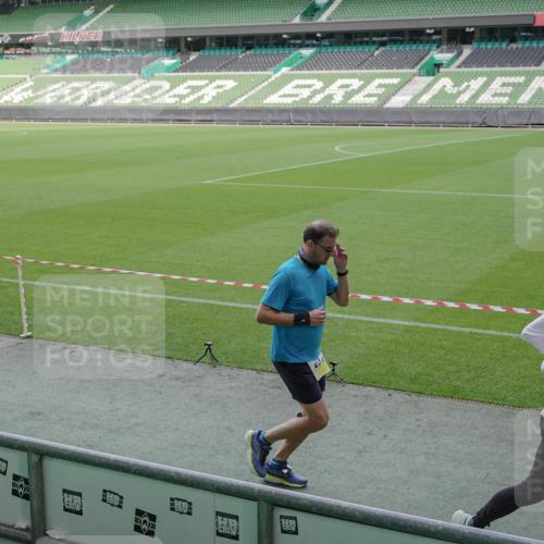 05.10.2025 - 20. swb-Marathon Bremen Michael Burmester http://msf.ph/oto/9228933 05.10.2025 10:27:06 Laufen im Stadion 28, 9009, 9202, 9270, 9285, 9290, 9339, 9351, 9362, 9396, 9400, 9411, 9500, 9545, 9590, 9670, 9678, 9709, 9711, 9876, 9878, 9885, 9897, 9921, 9960, 9961, 10045, 10091, 10092, 10277, 10351, 10411, 10431, 10568, 10634, 10639, 10649, 10682, 10750, 10773, 10792, 10818, 10822, 10823, 10898, 10947, 11074, 11362, 11585, 11645, 11648, 11659, 11683, 11714, 11715, 8000, 9250, 9963, 10053, 10090, 10304, 10447, 10624, 10633, 10816, 10851, 11488, 11648, 11715 meine-sportfotos.de