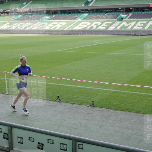 05.10.2025 - 20. swb-Marathon Bremen Michael Burmester http://msf.ph/oto/9228945 05.10.2025 10:27:09 Laufen im Stadion 28, 9009, 9202, 9270, 9285, 9290, 9339, 9351, 9362, 9396, 9400, 9411, 9500, 9545, 9590, 9670, 9678, 9709, 9711, 9876, 9878, 9885, 9897, 9921, 9960, 9961, 10045, 10091, 10092, 10277, 10351, 10411, 10568, 10634, 10639, 10649, 10682, 10750, 10773, 10792, 10818, 10822, 10823, 10898, 10947, 11074, 11362, 11585, 11645, 11659, 11683, 11714, 8000, 9250, 9963, 10053, 10090, 10304, 10431, 10447, 10633, 10851, 11488, 11648, 11715 meine-sportfotos.de