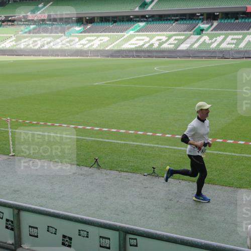 05.10.2025 - 20. swb-Marathon Bremen Michael Burmester http://msf.ph/oto/9228976 05.10.2025 10:27:12 Laufen im Stadion 28, 9009, 9202, 9270, 9285, 9290, 9339, 9351, 9362, 9396, 9400, 9411, 9500, 9590, 9670, 9678, 9709, 9711, 9876, 9878, 9885, 9897, 9921, 9960, 9961, 10045, 10091, 10092, 10277, 10351, 10411, 10568, 10634, 10639, 10649, 10682, 10750, 10773, 10792, 10818, 10822, 10823, 10898, 10947, 11074, 11362, 11446, 11585, 11645, 11659, 11683, 11714, 8000, 9250, 9545, 9963, 10053, 10090, 10304, 10431, 10447, 10633, 10851, 11648, 11715 meine-sportfotos.de