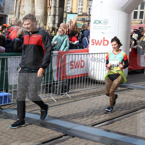 05.10.2025 - 20. swb-Marathon Bremen Yannick Fuchs http://msf.ph/oto/9229079 05.10.2025 11:02:07 Ziel 9324, 9365, 9536, 9655, 10558, 10837, 10855, 10879, 10887, 10944, 11415, 11647 meine-sportfotos.de
