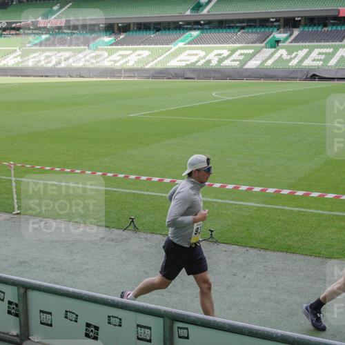 05.10.2025 - 20. swb-Marathon Bremen Michael Burmester http://msf.ph/oto/9229093 05.10.2025 10:27:21 Laufen im Stadion 28, 9009, 9202, 9270, 9285, 9339, 9351, 9362, 9400, 9411, 9500, 9670, 9678, 9709, 9711, 9876, 9878, 9885, 9897, 9921, 9960, 9961, 10045, 10091, 10092, 10277, 10351, 10411, 10452, 10568, 10634, 10637, 10639, 10750, 10773, 10792, 10818, 10822, 10898, 10947, 11074, 11362, 11446, 11585, 11645, 11659, 11678, 11683, 9290, 9396, 9545, 9590, 10431, 10447, 10633, 10649, 10682, 10823, 11648, 11714, 11715 meine-sportfotos.de