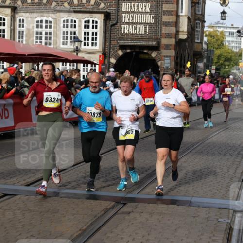 05.10.2025 - 20. swb-Marathon Bremen Yannick Fuchs http://msf.ph/oto/9229139 05.10.2025 11:02:09 Ziel 9324, 9536, 9686, 10837, 10855, 10879, 10887, 10944, 11415, 11459 meine-sportfotos.de