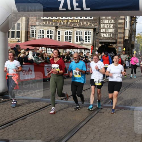 05.10.2025 - 20. swb-Marathon Bremen Yannick Fuchs http://msf.ph/oto/9229157 05.10.2025 11:02:09 Ziel 9324, 9536, 9686, 10837, 10855, 10879, 10887, 10944, 11415, 11459 meine-sportfotos.de