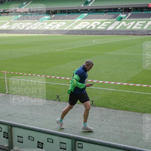 05.10.2025 - 20. swb-Marathon Bremen Michael Burmester http://msf.ph/oto/9229180 05.10.2025 10:27:40 Laufen im Stadion 28, 1138, 9270, 9339, 9351, 9397, 9500, 9546, 9670, 9709, 9711, 9885, 9961, 10092, 10351, 10452, 10509, 10568, 10634, 10637, 10639, 10661, 10676, 10750, 10818, 10822, 10850, 10858, 10898, 10947, 11074, 11167, 11189, 11299, 11327, 11446, 11462, 11645, 11659, 11678, 9009, 9202, 9285, 9362, 9400, 9411, 9678, 9876, 9878, 9897, 9921, 9960, 10045, 10091, 10092, 10277, 10351, 10411, 10773, 10792, 11362, 11585, 11645, 11683, 11714 meine-sportfotos.de