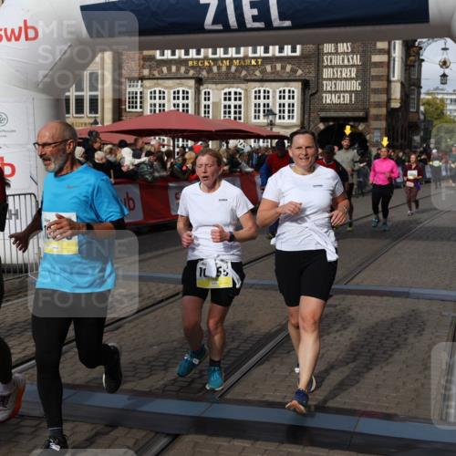 05.10.2025 - 20. swb-Marathon Bremen Yannick Fuchs http://msf.ph/oto/9229210 05.10.2025 11:02:11 Ziel 9324, 9426, 9536, 9686, 10301, 10855, 10879, 10887, 10944, 11014, 11459 meine-sportfotos.de