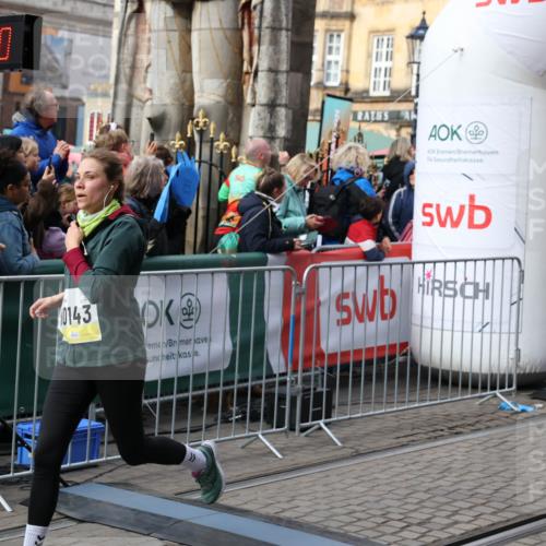 05.10.2025 - 20. swb-Marathon Bremen Yannick Fuchs http://msf.ph/oto/9229221 05.10.2025 10:59:19 Ziel 9219, 9508, 9692, 10039, 10143, 10274, 10353, 10594 meine-sportfotos.de