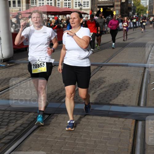 05.10.2025 - 20. swb-Marathon Bremen Yannick Fuchs http://msf.ph/oto/9229231 05.10.2025 11:02:11 Ziel 9324, 9426, 9536, 9686, 10301, 10855, 10879, 10887, 10944, 11014, 11459 meine-sportfotos.de