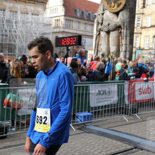 05.10.2025 - 20. swb-Marathon Bremen Yannick Fuchs http://msf.ph/oto/9229232 05.10.2025 10:59:21 Ziel 9219, 9454, 9508, 9692, 10039, 10143, 10200, 10274, 10353, 11207, 11400 meine-sportfotos.de