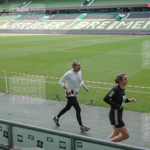 05.10.2025 - 20. swb-Marathon Bremen Michael Burmester http://msf.ph/oto/9229245 05.10.2025 10:27:51 Laufen im Stadion 1138, 7414, 9206, 9244, 9339, 9397, 9413, 9500, 9546, 9670, 9709, 9711, 10177, 10211, 10319, 10382, 10452, 10509, 10634, 10637, 10639, 10661, 10667, 10676, 10750, 10818, 10822, 10850, 10858, 10947, 11074, 11167, 11189, 11268, 11299, 11327, 11446, 11462, 11628, 11659, 11678, 28, 9270, 9351, 9362, 9400, 9678, 9876, 9885, 9961, 10091, 10092, 10277, 10351, 10411, 10568, 10634, 10792, 10898, 11362, 11645, 11683 meine-sportfotos.de
