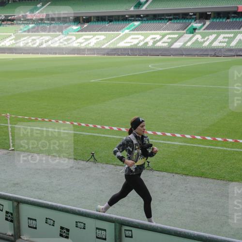 05.10.2025 - 20. swb-Marathon Bremen Michael Burmester http://msf.ph/oto/9229255 05.10.2025 10:27:52 Laufen im Stadion 1138, 7414, 9200, 9206, 9244, 9339, 9397, 9413, 9500, 9546, 9670, 9709, 9711, 10177, 10211, 10319, 10382, 10452, 10509, 10637, 10639, 10661, 10667, 10676, 10750, 10818, 10822, 10850, 10858, 10947, 11074, 11167, 11189, 11268, 11299, 11327, 11446, 11462, 11628, 11659, 11678, 28, 9270, 9351, 9362, 9400, 9678, 9876, 9885, 9961, 10091, 10092, 10277, 10351, 10411, 10568, 10634, 10792, 10898, 11362, 11645, 11683 meine-sportfotos.de