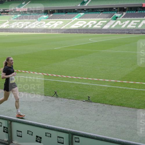 05.10.2025 - 20. swb-Marathon Bremen Michael Burmester http://msf.ph/oto/9229267 05.10.2025 10:27:53 Laufen im Stadion 1138, 7414, 9200, 9206, 9223, 9244, 9339, 9397, 9413, 9500, 9546, 9670, 9709, 9711, 10177, 10211, 10319, 10382, 10452, 10509, 10637, 10639, 10661, 10667, 10676, 10750, 10818, 10822, 10850, 10858, 10947, 11074, 11167, 11189, 11268, 11299, 11327, 11446, 11462, 11628, 11659, 11678, 11705, 28, 9270, 9351, 9362, 9400, 9678, 9876, 9885, 9961, 10091, 10092, 10277, 10351, 10411, 10568, 10634, 10750, 10792, 10898, 11362, 11645, 11683 meine-sportfotos.de