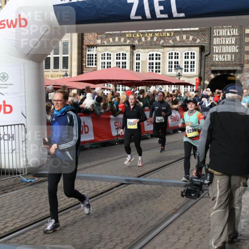 05.10.2025 - 20. swb-Marathon Bremen Yannick Fuchs http://msf.ph/oto/9229315 05.10.2025 10:59:23 Ziel 9183, 9219, 9454, 9508, 10039, 10143, 10200, 10274, 10353, 10407, 11207, 11400 meine-sportfotos.de