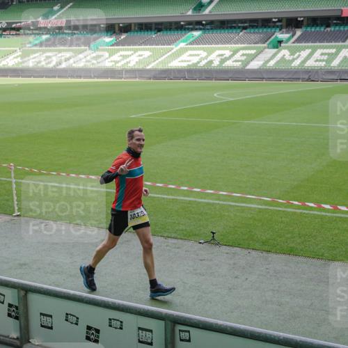 05.10.2025 - 20. swb-Marathon Bremen Michael Burmester http://msf.ph/oto/9229319 05.10.2025 10:27:58 Laufen im Stadion 1138, 7414, 9200, 9206, 9207, 9216, 9222, 9223, 9244, 9293, 9339, 9397, 9413, 9546, 9670, 10177, 10211, 10319, 10350, 10382, 10452, 10509, 10637, 10661, 10667, 10676, 10688, 10818, 10822, 10850, 10858, 11167, 11189, 11268, 11299, 11327, 11446, 11462, 11498, 11579, 11628, 11659, 11678, 11705, 28, 9270, 9351, 9362, 9500, 9709, 9711, 9876, 9885, 9961, 10091, 10092, 10351, 10411, 10568, 10634, 10639, 10750, 10898, 10947, 11645, 11683 meine-sportfotos.de