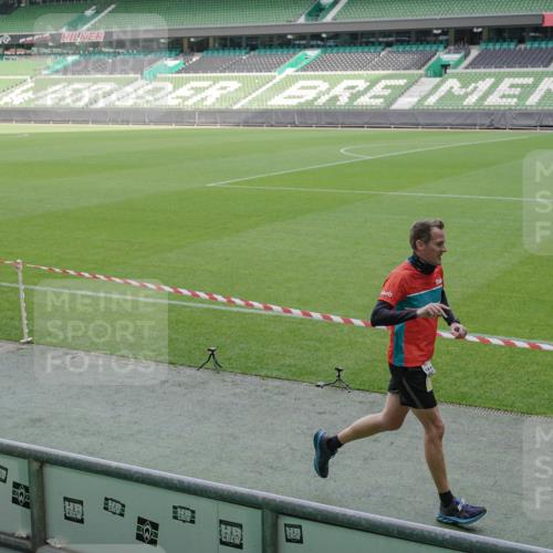 05.10.2025 - 20. swb-Marathon Bremen Michael Burmester http://msf.ph/oto/9229330 05.10.2025 10:27:58 Laufen im Stadion 1138, 7414, 9200, 9206, 9207, 9216, 9222, 9223, 9244, 9293, 9339, 9397, 9413, 9546, 9670, 10177, 10211, 10319, 10350, 10382, 10452, 10509, 10637, 10661, 10667, 10676, 10688, 10818, 10822, 10850, 10858, 11167, 11189, 11268, 11299, 11327, 11446, 11462, 11498, 11579, 11628, 11659, 11678, 11705, 28, 9270, 9351, 9362, 9500, 9709, 9711, 9876, 9885, 9961, 10091, 10092, 10351, 10411, 10568, 10634, 10639, 10750, 10898, 10947, 11645, 11683 meine-sportfotos.de