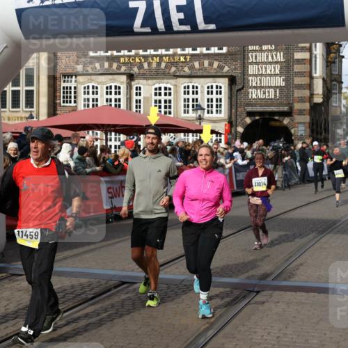 05.10.2025 - 20. swb-Marathon Bremen Yannick Fuchs http://msf.ph/oto/9229333 05.10.2025 11:02:14 Ziel 9324, 9363, 9426, 9536, 9686, 10301, 10508, 10855, 10879, 10887, 11014, 11459 meine-sportfotos.de