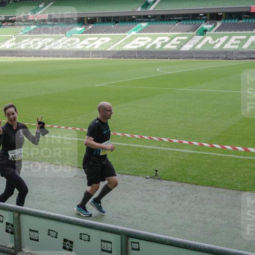 05.10.2025 - 20. swb-Marathon Bremen Michael Burmester http://msf.ph/oto/9229352 05.10.2025 10:28:00 Laufen im Stadion 1138, 7414, 9200, 9206, 9207, 9216, 9222, 9223, 9244, 9293, 9339, 9366, 9377, 9397, 9413, 9546, 9670, 10177, 10211, 10319, 10350, 10382, 10452, 10509, 10637, 10661, 10667, 10676, 10688, 10818, 10822, 10850, 10858, 11104, 11167, 11189, 11244, 11268, 11299, 11327, 11446, 11462, 11498, 11513, 11579, 11628, 11659, 11678, 11705, 28, 9270, 9351, 9500, 9709, 9711, 9885, 9961, 10092, 10351, 10568, 10634, 10639, 10750, 10898, 10947, 11645 meine-sportfotos.de