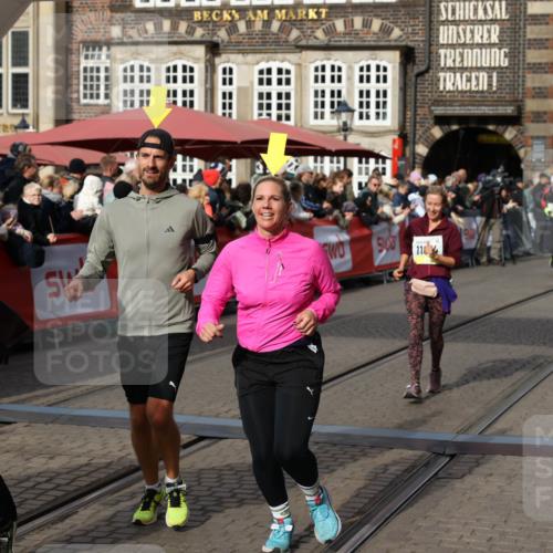 05.10.2025 - 20. swb-Marathon Bremen Yannick Fuchs http://msf.ph/oto/9229354 05.10.2025 11:02:14 Ziel 9324, 9363, 9426, 9536, 9686, 10301, 10508, 10855, 10879, 10887, 11014, 11459 meine-sportfotos.de