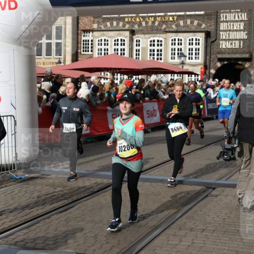 05.10.2025 - 20. swb-Marathon Bremen Yannick Fuchs http://msf.ph/oto/9229377 05.10.2025 10:59:24 Ziel 9183, 9219, 9454, 9508, 10143, 10200, 10274, 10407, 11006, 11007, 11207, 11400 meine-sportfotos.de