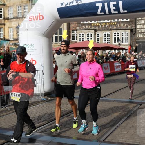 05.10.2025 - 20. swb-Marathon Bremen Yannick Fuchs http://msf.ph/oto/9229381 05.10.2025 11:02:15 Ziel 9324, 9363, 9426, 9536, 9686, 10301, 10508, 10855, 10879, 10887, 11014, 11459 meine-sportfotos.de