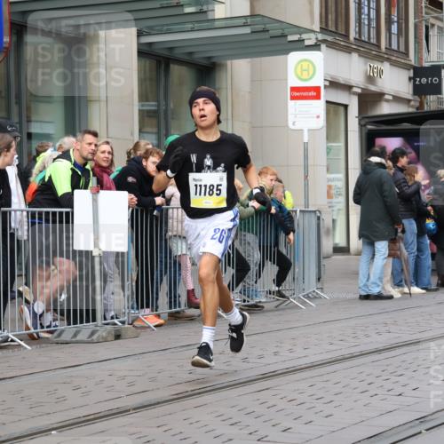 05.10.2025 - 20. swb-Marathon Bremen Strokosch-Dieckow http://msf.ph/oto/9229398 05.10.2025 10:36:13 Ziel 9527, 9829, 11013, 11185, 11687, 9527, 9829, 11013, 11185, 11687 meine-sportfotos.de