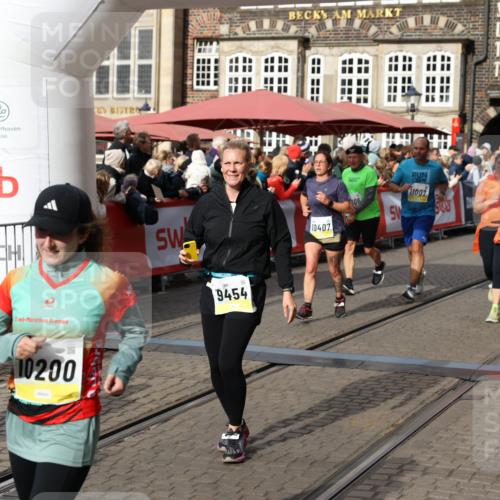 05.10.2025 - 20. swb-Marathon Bremen Yannick Fuchs http://msf.ph/oto/9229437 05.10.2025 10:59:26 Ziel 9183, 9454, 9508, 9635, 10200, 10274, 10407, 11006, 11007, 11207, 11400 meine-sportfotos.de