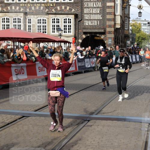 05.10.2025 - 20. swb-Marathon Bremen Yannick Fuchs http://msf.ph/oto/9229438 05.10.2025 11:02:15 Ziel 9324, 9363, 9426, 9536, 9686, 10301, 10508, 10855, 10879, 10887, 11014, 11459 meine-sportfotos.de