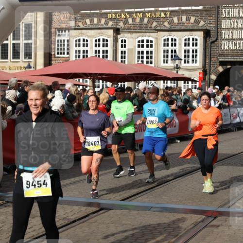 05.10.2025 - 20. swb-Marathon Bremen Yannick Fuchs http://msf.ph/oto/9229447 05.10.2025 10:59:26 Ziel 9183, 9454, 9508, 9635, 10200, 10274, 10407, 11006, 11007, 11207, 11400 meine-sportfotos.de