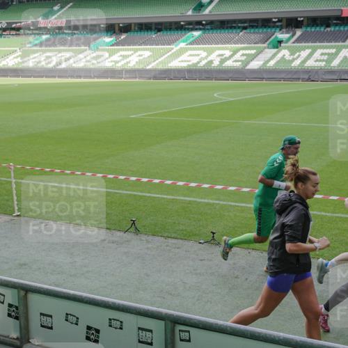 05.10.2025 - 20. swb-Marathon Bremen Michael Burmester http://msf.ph/oto/9229453 05.10.2025 10:28:09 Laufen im Stadion 1138, 7414, 9200, 9206, 9207, 9216, 9222, 9223, 9244, 9293, 9298, 9366, 9377, 9397, 9406, 9413, 9546, 9665, 9955, 10047, 10177, 10211, 10266, 10268, 10303, 10319, 10350, 10382, 10428, 10452, 10509, 10637, 10661, 10667, 10676, 10688, 10789, 10850, 10858, 10953, 11104, 11167, 11189, 11244, 11268, 11299, 11327, 11446, 11462, 11498, 11513, 11579, 11628, 11678, 11705, 28, 9339, 9500, 9670, 9709, 9711, 10634, 10639, 10750, 10947 meine-sportfotos.de