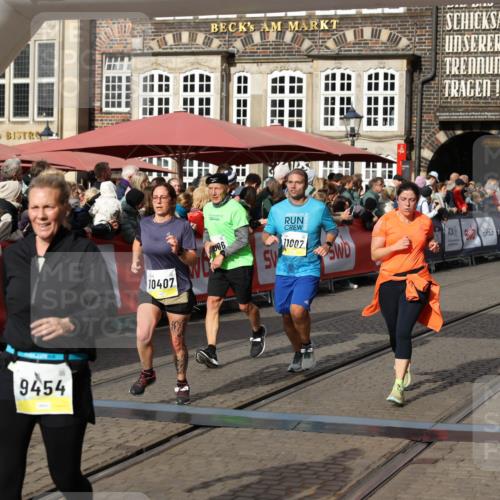 05.10.2025 - 20. swb-Marathon Bremen Yannick Fuchs http://msf.ph/oto/9229460 05.10.2025 10:59:26 Ziel 9183, 9454, 9508, 9635, 10200, 10274, 10407, 11006, 11007, 11207, 11400 meine-sportfotos.de