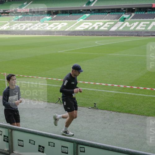 05.10.2025 - 20. swb-Marathon Bremen Michael Burmester http://msf.ph/oto/9229478 05.10.2025 10:28:11 Laufen im Stadion 1138, 7414, 9200, 9206, 9207, 9216, 9222, 9223, 9244, 9293, 9298, 9366, 9377, 9397, 9406, 9413, 9546, 9665, 9706, 9955, 10047, 10177, 10211, 10266, 10268, 10303, 10319, 10350, 10382, 10428, 10452, 10509, 10637, 10661, 10667, 10676, 10688, 10789, 10850, 10858, 10931, 10953, 11104, 11167, 11189, 11244, 11268, 11299, 11327, 11462, 11498, 11513, 11579, 11628, 11678, 11705, 9339, 9500, 9670, 9709, 9711, 10634, 10639, 10750, 10947 meine-sportfotos.de