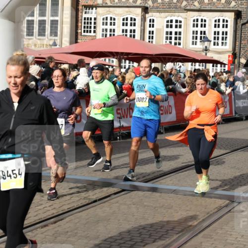 05.10.2025 - 20. swb-Marathon Bremen Yannick Fuchs http://msf.ph/oto/9229486 05.10.2025 10:59:27 Ziel 9183, 9454, 9508, 9635, 10200, 10274, 10407, 11006, 11007, 11207, 11400 meine-sportfotos.de