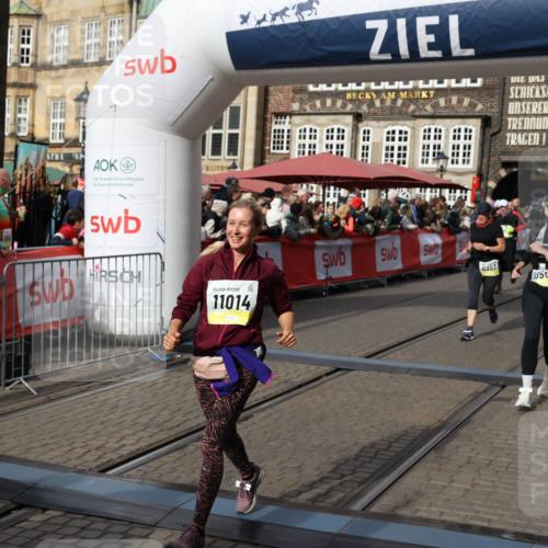 05.10.2025 - 20. swb-Marathon Bremen Yannick Fuchs http://msf.ph/oto/9229517 05.10.2025 11:02:17 Ziel 9363, 9426, 9686, 10301, 10508, 11014, 11454, 11459 meine-sportfotos.de