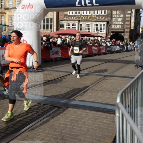 05.10.2025 - 20. swb-Marathon Bremen Yannick Fuchs http://msf.ph/oto/9229549 05.10.2025 10:59:29 Ziel 9183, 9454, 9635, 10200, 10274, 10407, 11006, 11007, 11207, 11400 meine-sportfotos.de