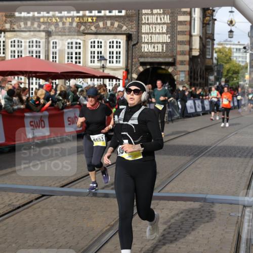 05.10.2025 - 20. swb-Marathon Bremen Yannick Fuchs http://msf.ph/oto/9229554 05.10.2025 11:02:17 Ziel 9363, 9426, 9686, 10301, 10508, 11014, 11454, 11459 meine-sportfotos.de